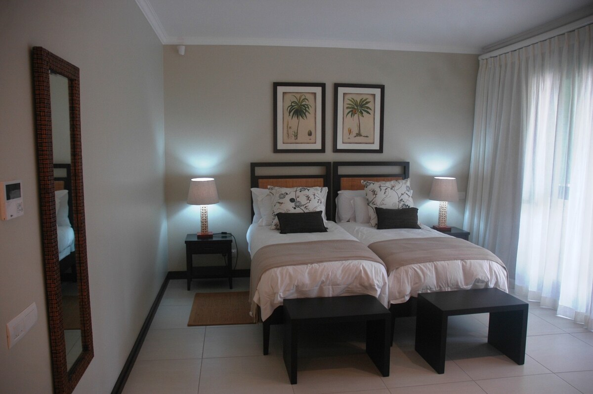 Health Cert. Papay Suite by Simply-Seychelles