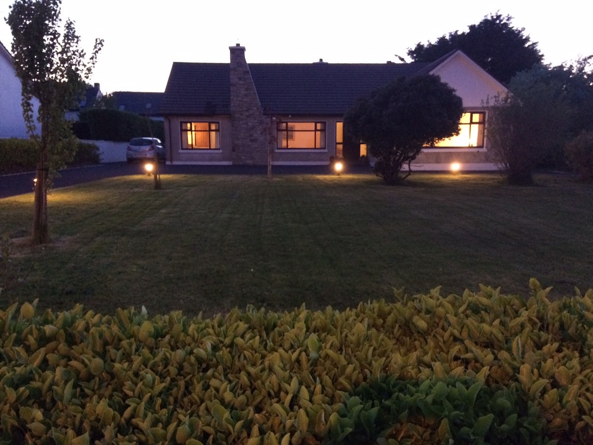 CLEW  BAY  HOUSE -Stylish and Spacious Home