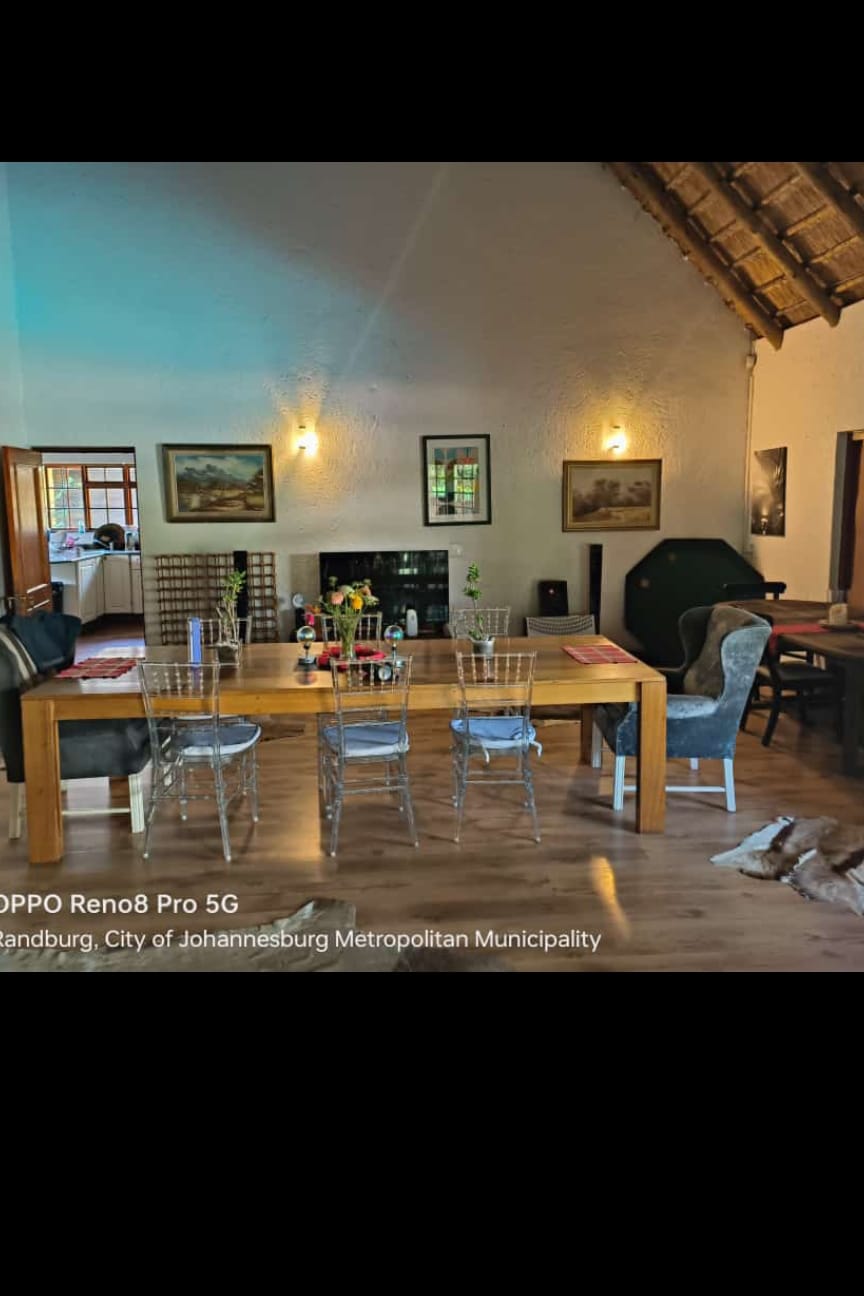 Country Pvt Rooms: Bushveld in the City
