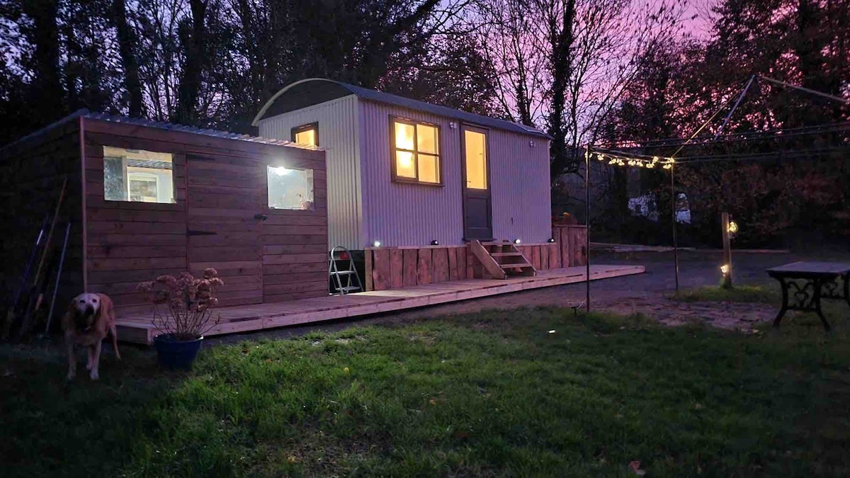 Idyllic Shepherd Hut in Dartmoor