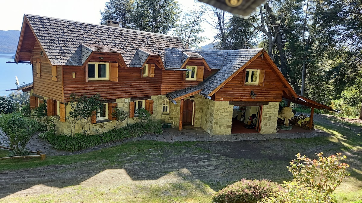 Nanihue Casa de Montaña  con vista al Lago #