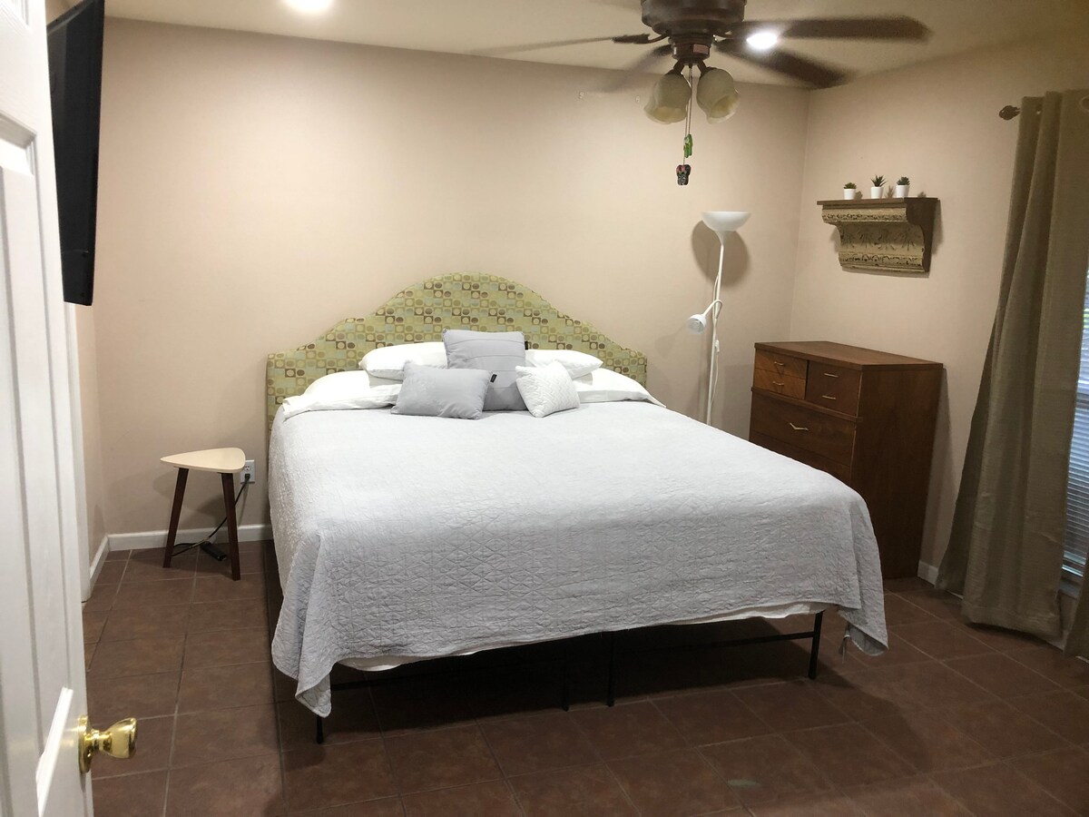 Beautiful Newer homeThree bedroom 2 Full bath 😎😀🥂