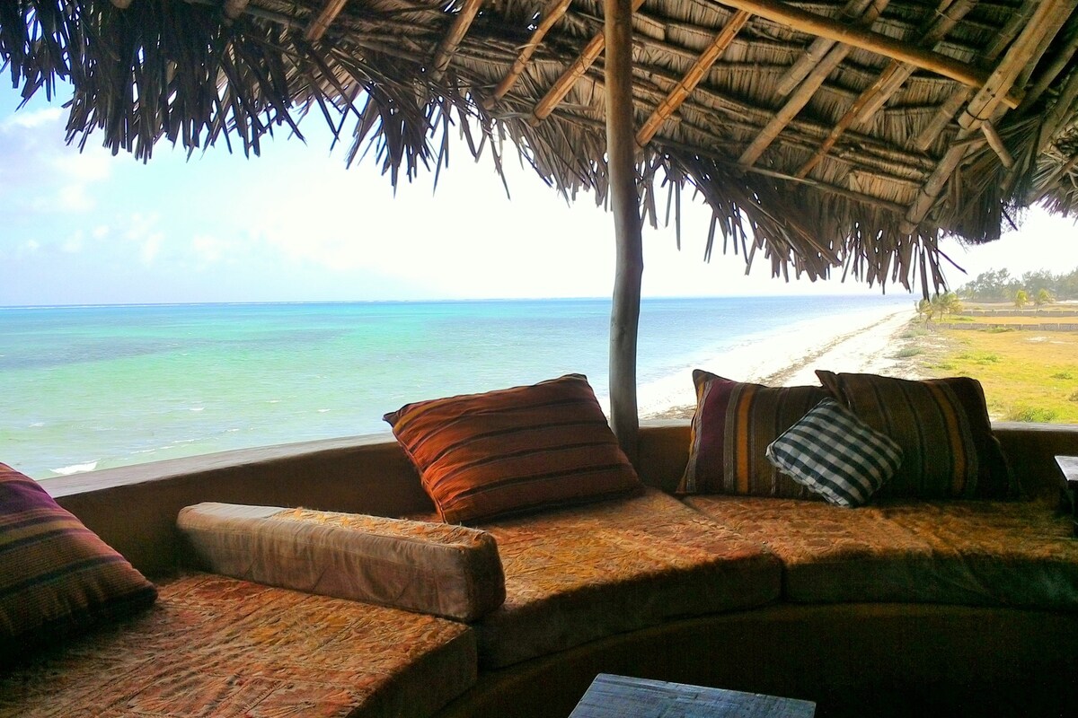 The Beach House, Malindi, On the Ocean 4BR, 3.5BA