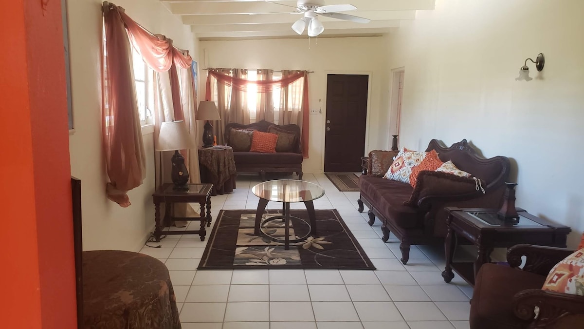 2 Bedroom 2 Bathroom  House Centrally Located