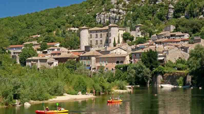 5分钟即可抵达阿尔代什峡谷（ Ardèche gorges ）。