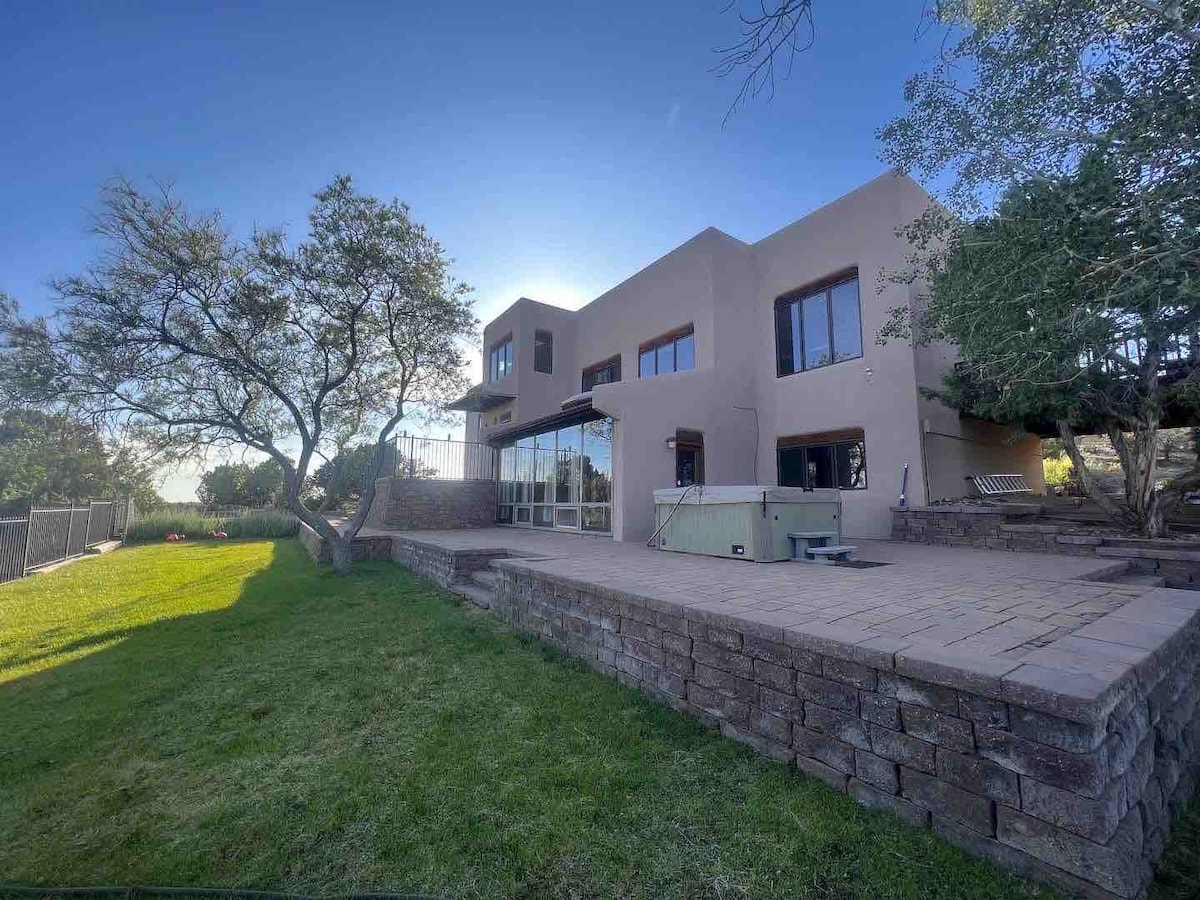 Large Estate in the Foothills