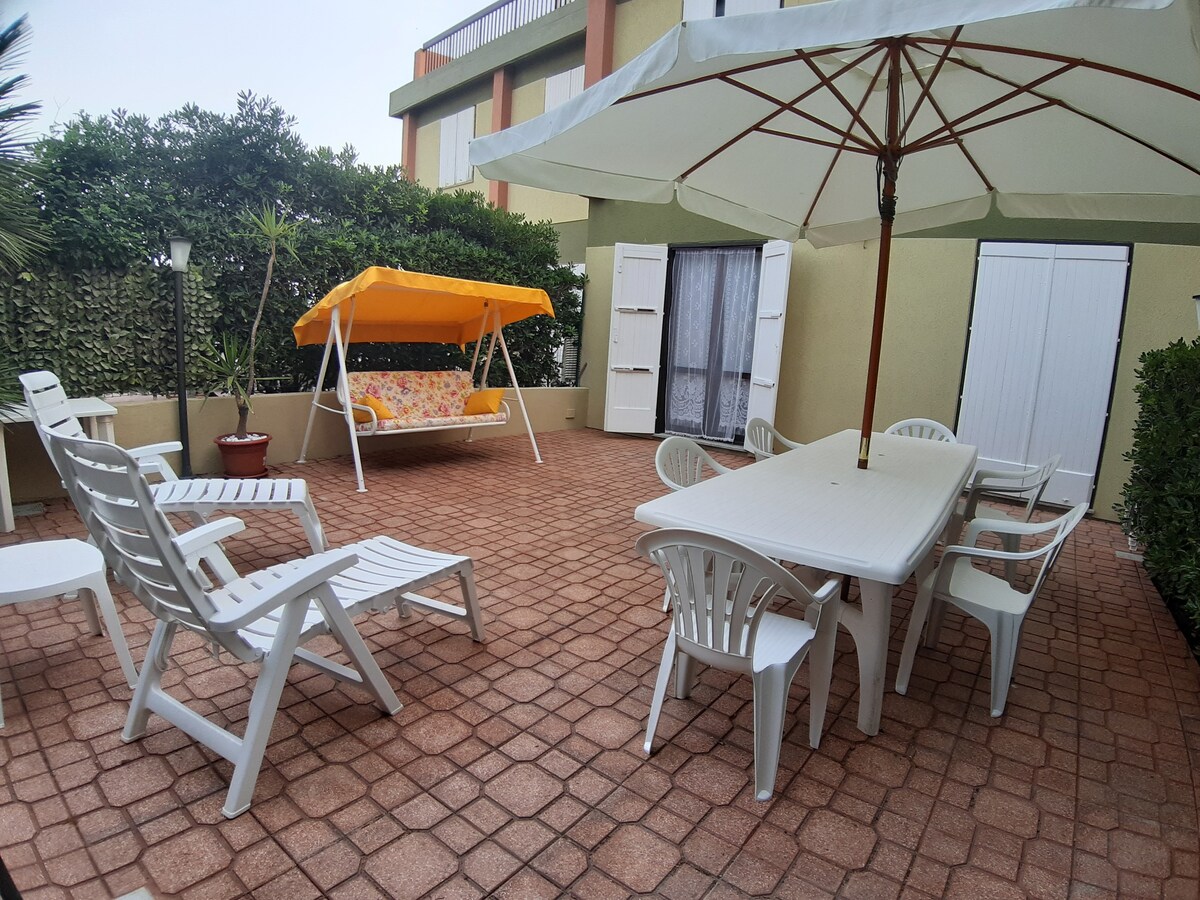 Casa Giulia with garden, seafront 30 yard, Alghero