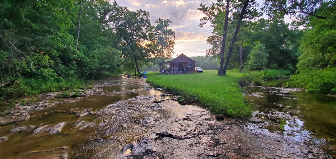 Cabin on the Creek, 120英亩