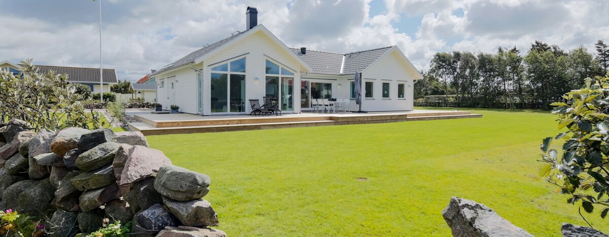 Stort sommarhus i Falkenberg 50 m från stranden