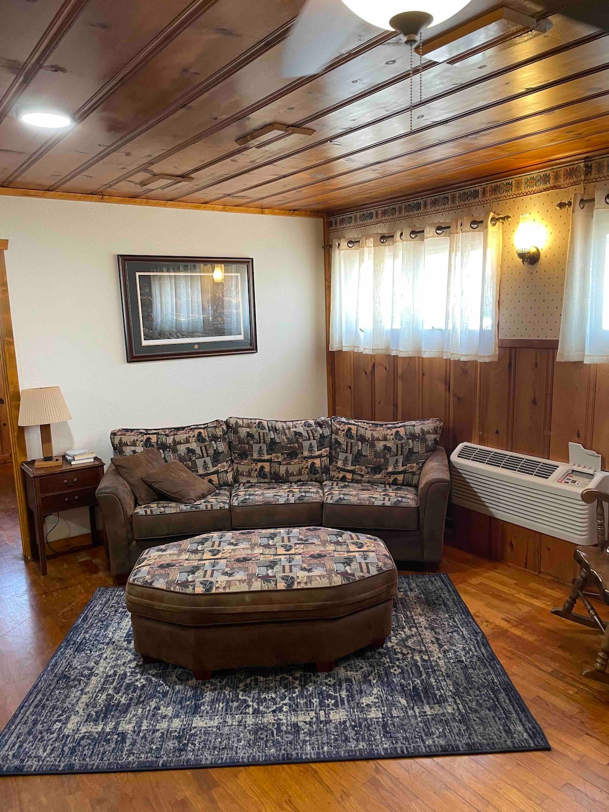 Ozark Hills Lodge #3-Oak Suite