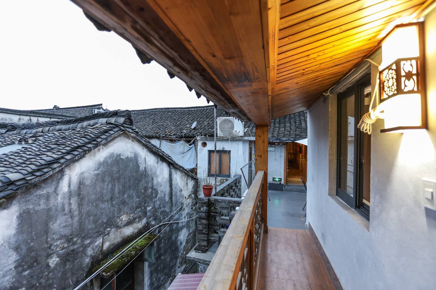 乌镇老街咖啡民宿