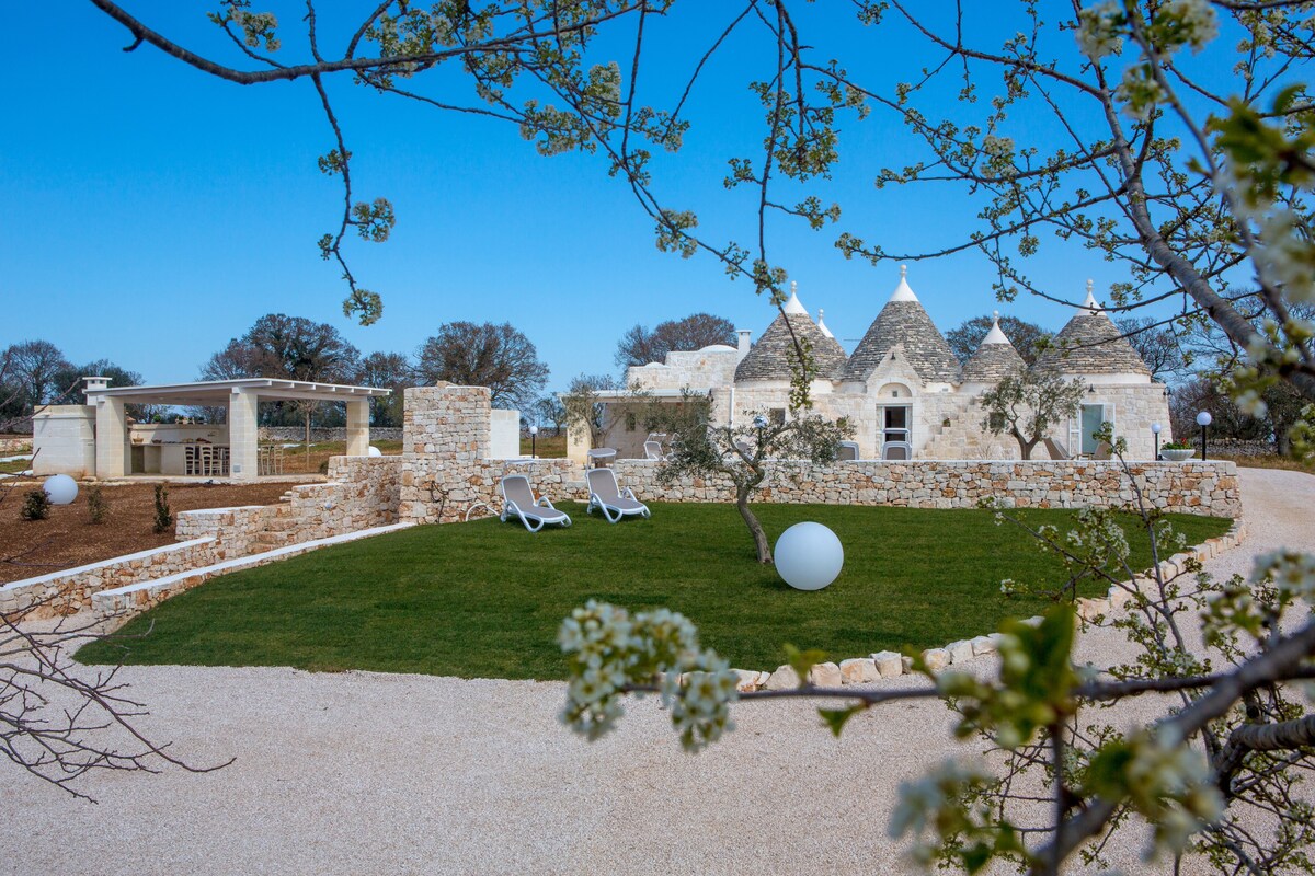 Trulli Alessia - Ostuni -温水泳池