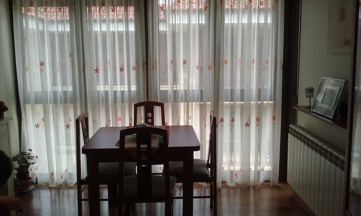 Apartamento Sarón ， 2公里Cabarceno ，带车库