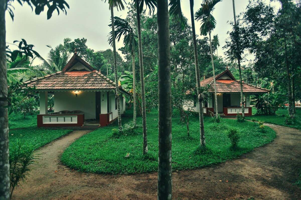 Deluxe Villa at Palmgrove Lake Resort