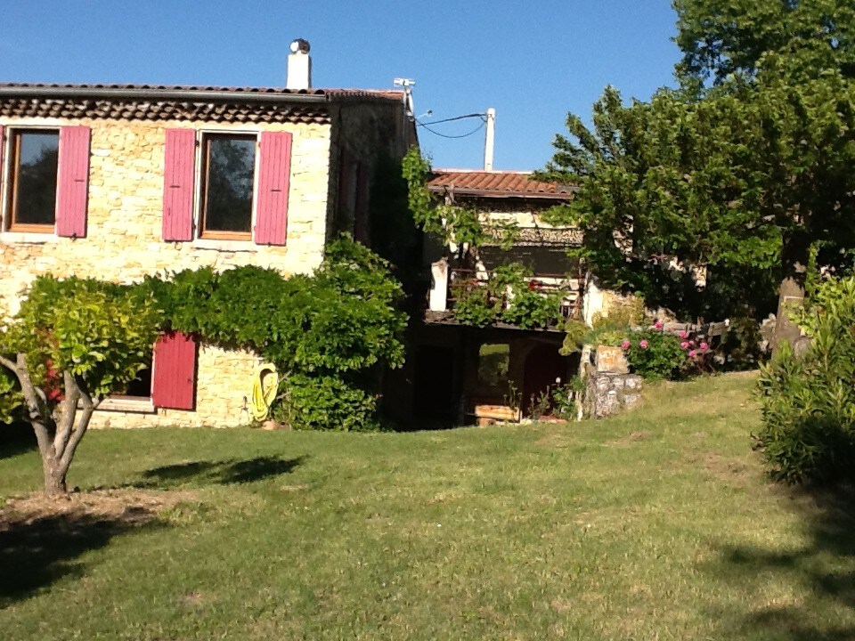 Ferme ancienne restaurée avec parc