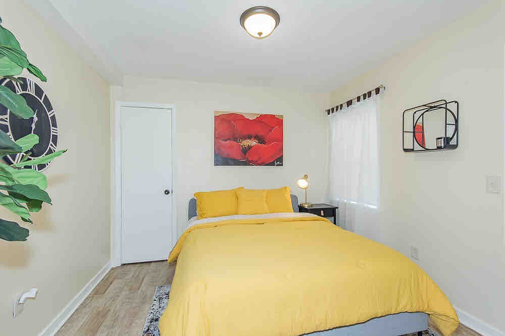 Cozy & Convenient 3 Bedrooms Plus Sleeper Sofa