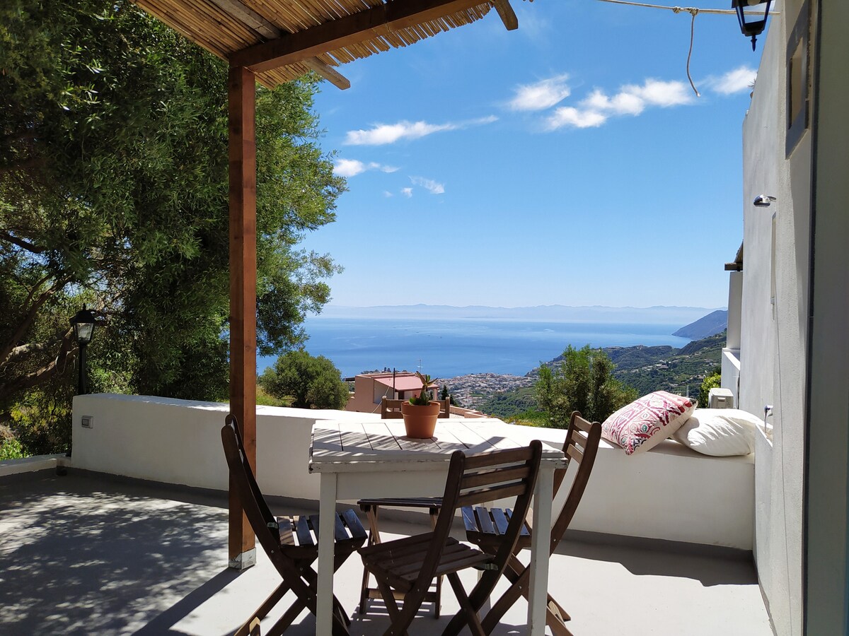 Il Faro-美丽的海景露台，带隐私，空调