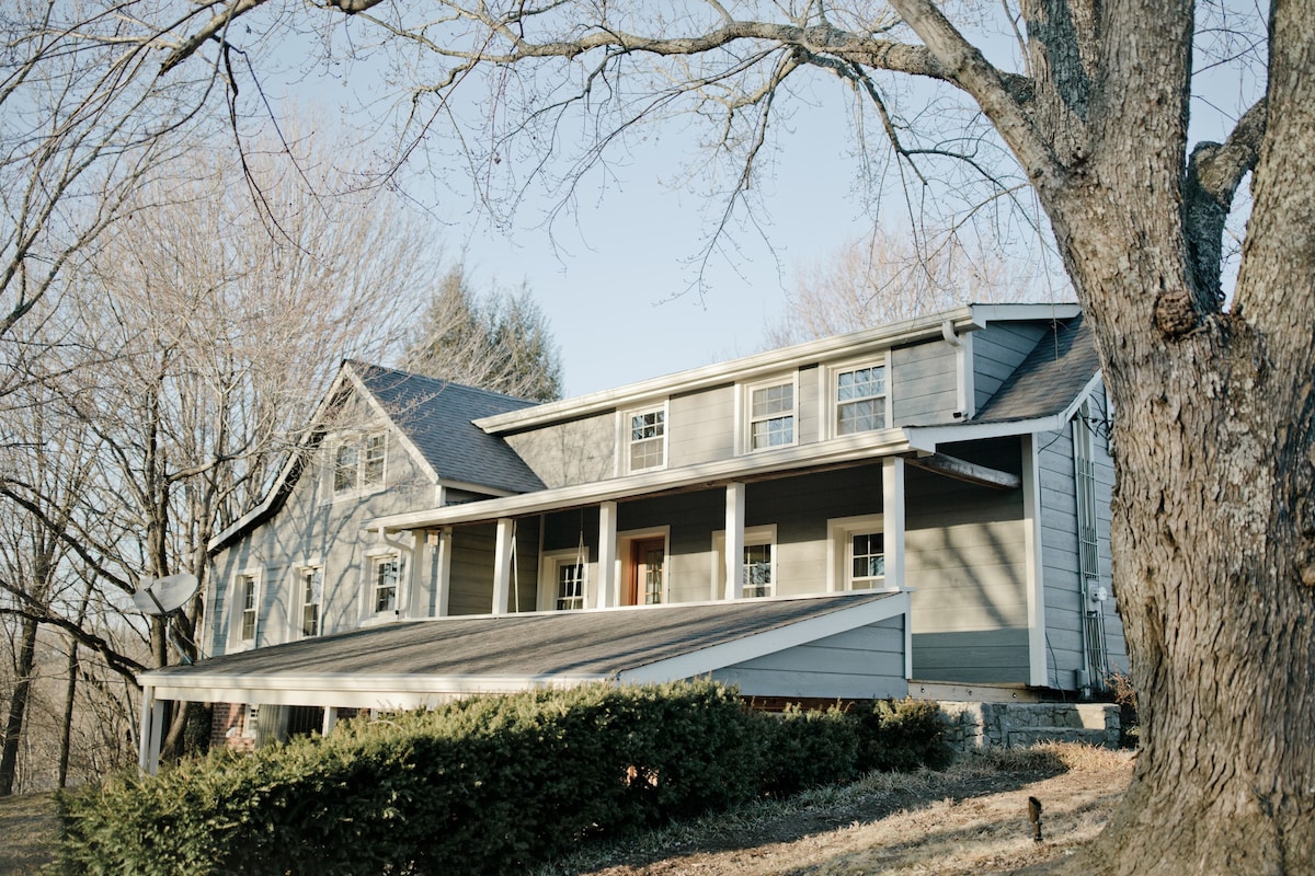 The Cottage at Graystone Quarry - FirstBank Amp