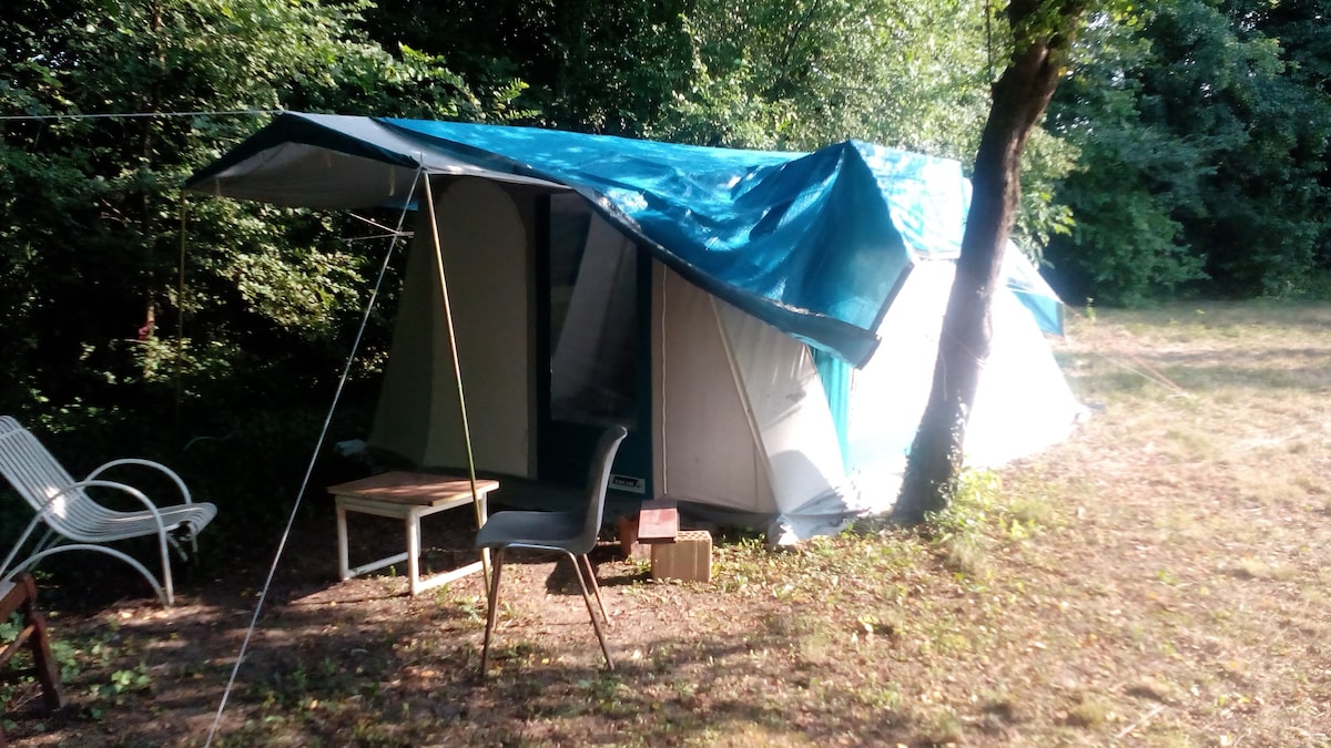 威尼斯附近智能露营的帐篷