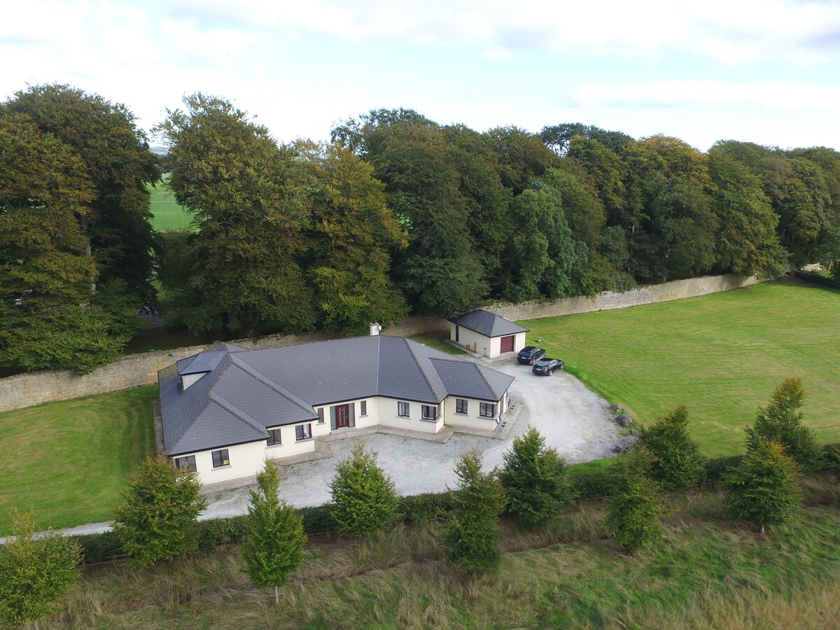 7号房间。Moorepark West House。Fermoy. County Cork