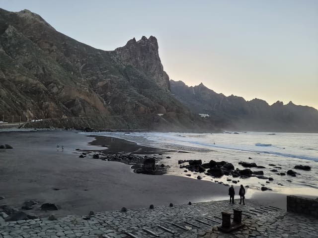 Playa del Roque de las Bodegas的民宿