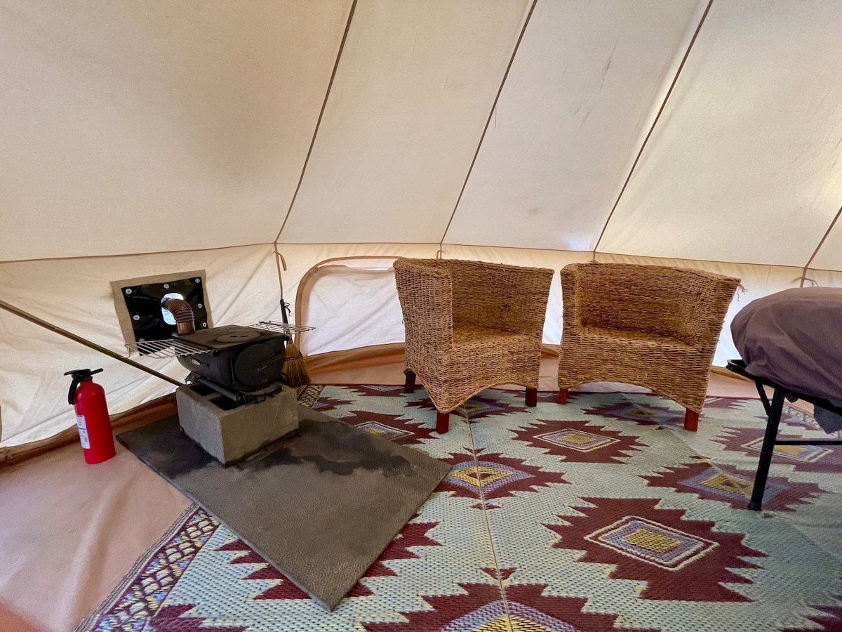 FF1 Knoll -Bell Tent w/Woodstove Parksland Retreat