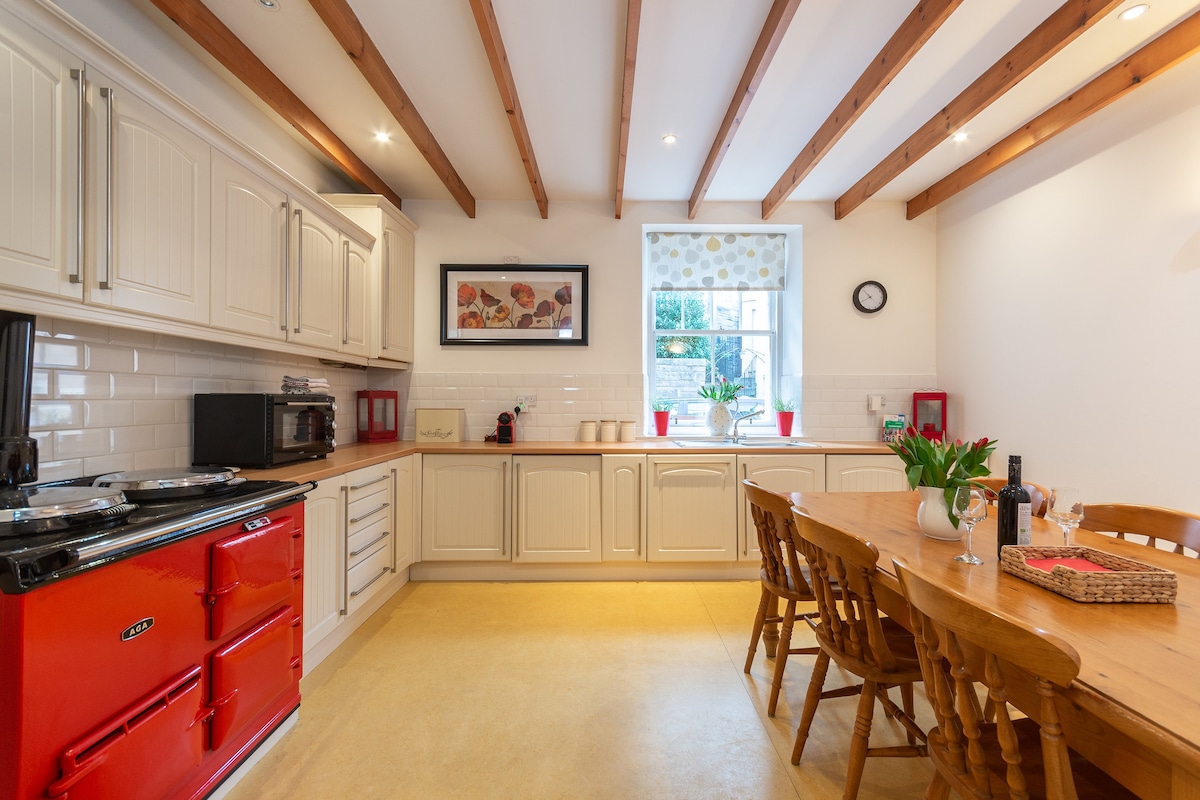 The Converted Stables - A Charful Mews House