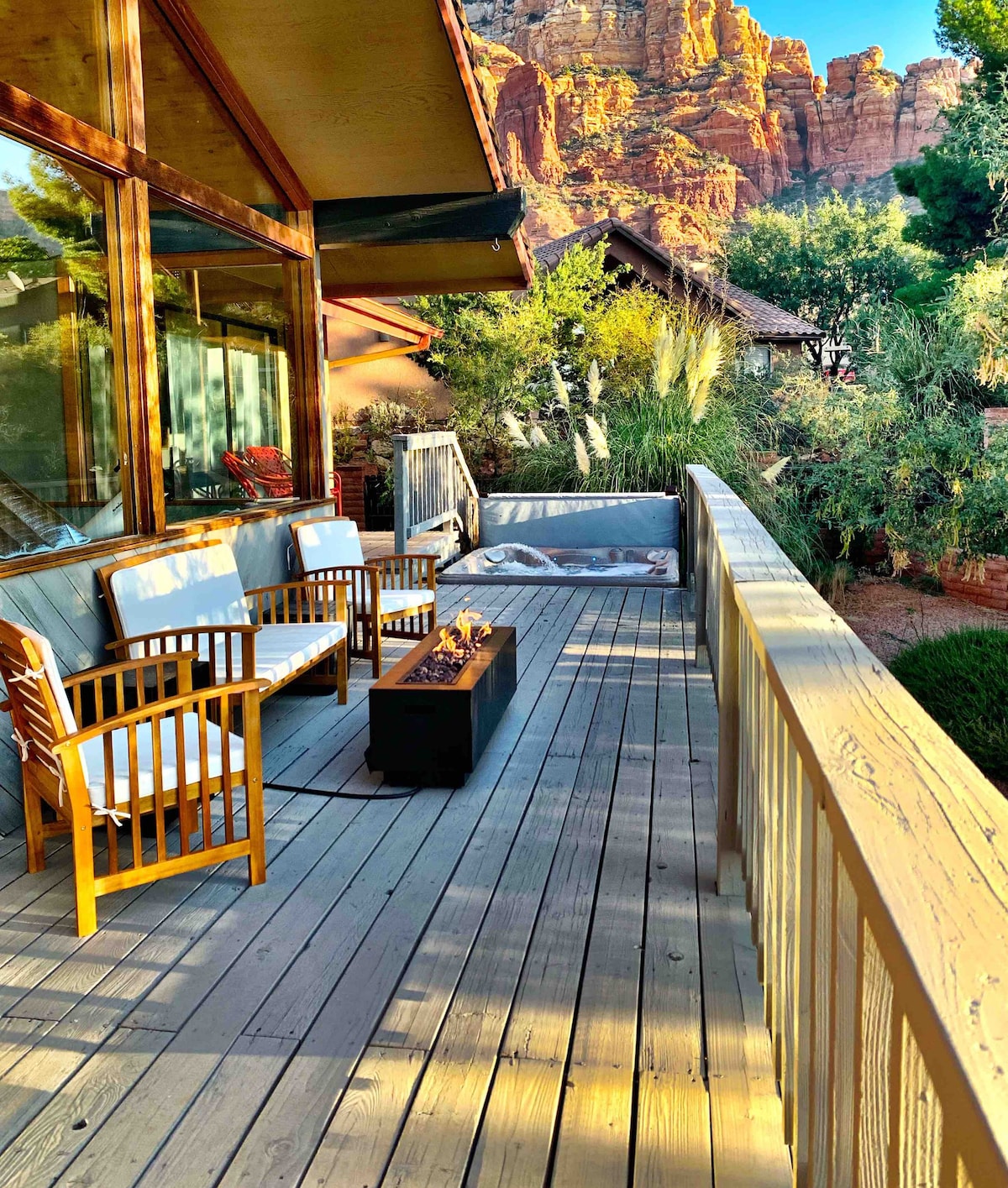Dynamite Red Rock Views with Spa