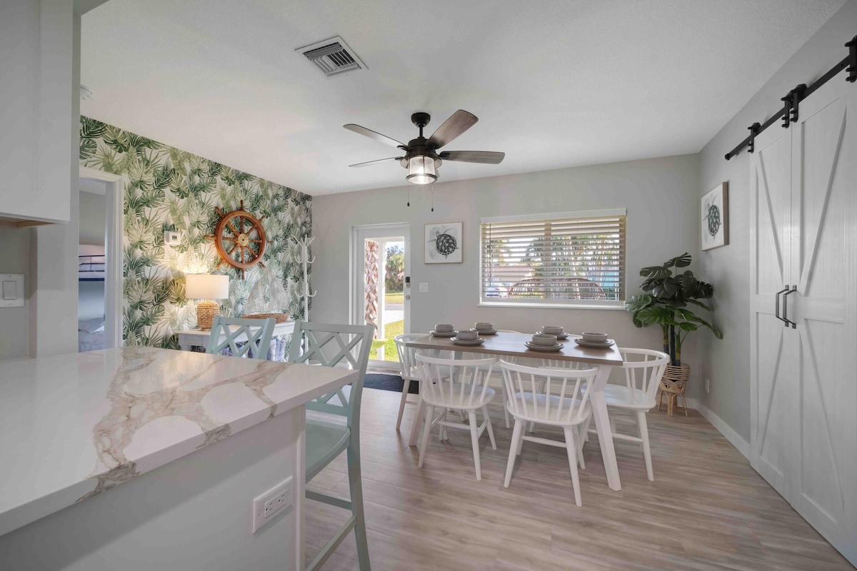 BoHoBeach Cottage: 3/2, beaches & downtown!