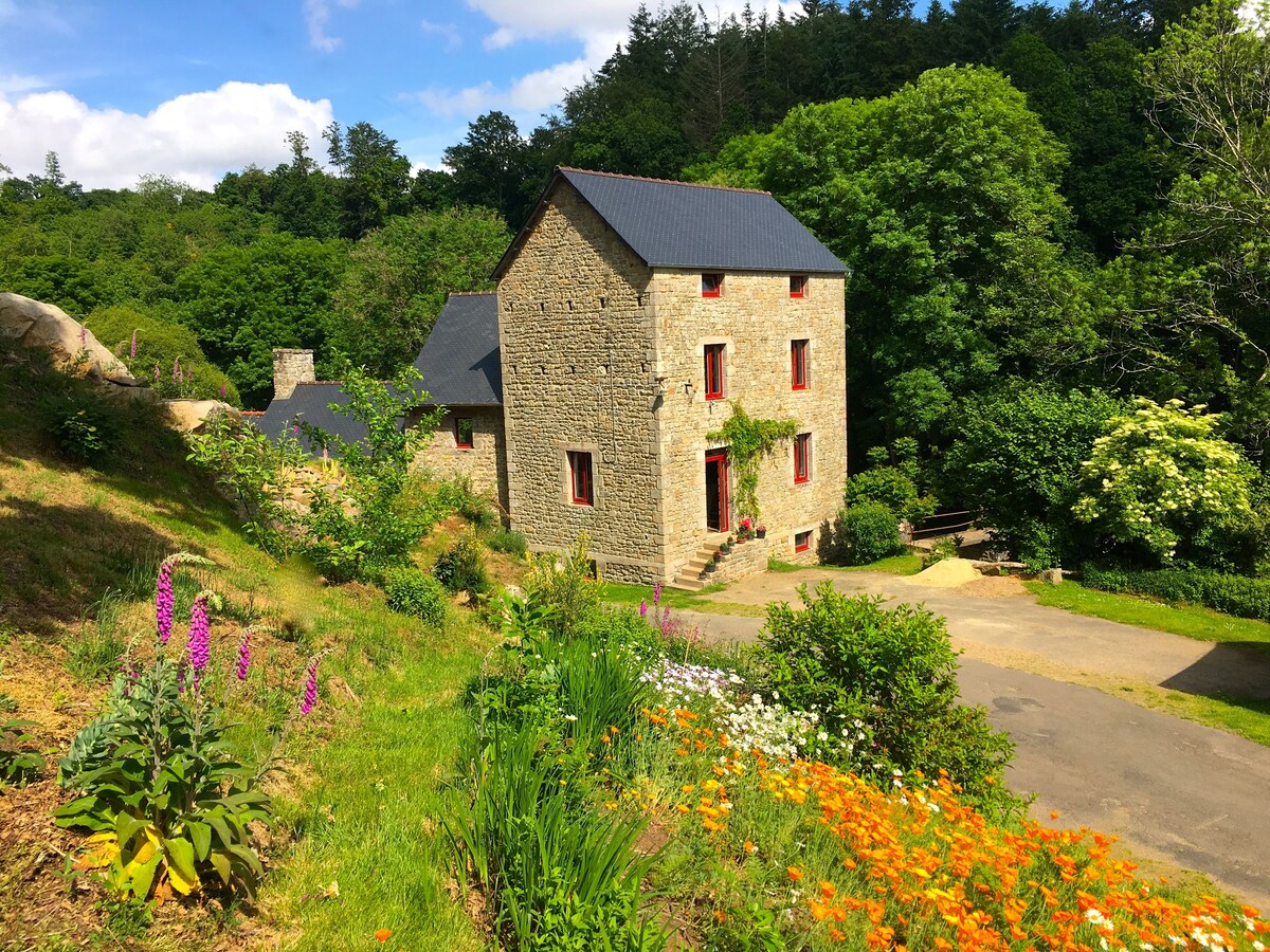 Moulin du Pont Neuf钓鱼大自然之家