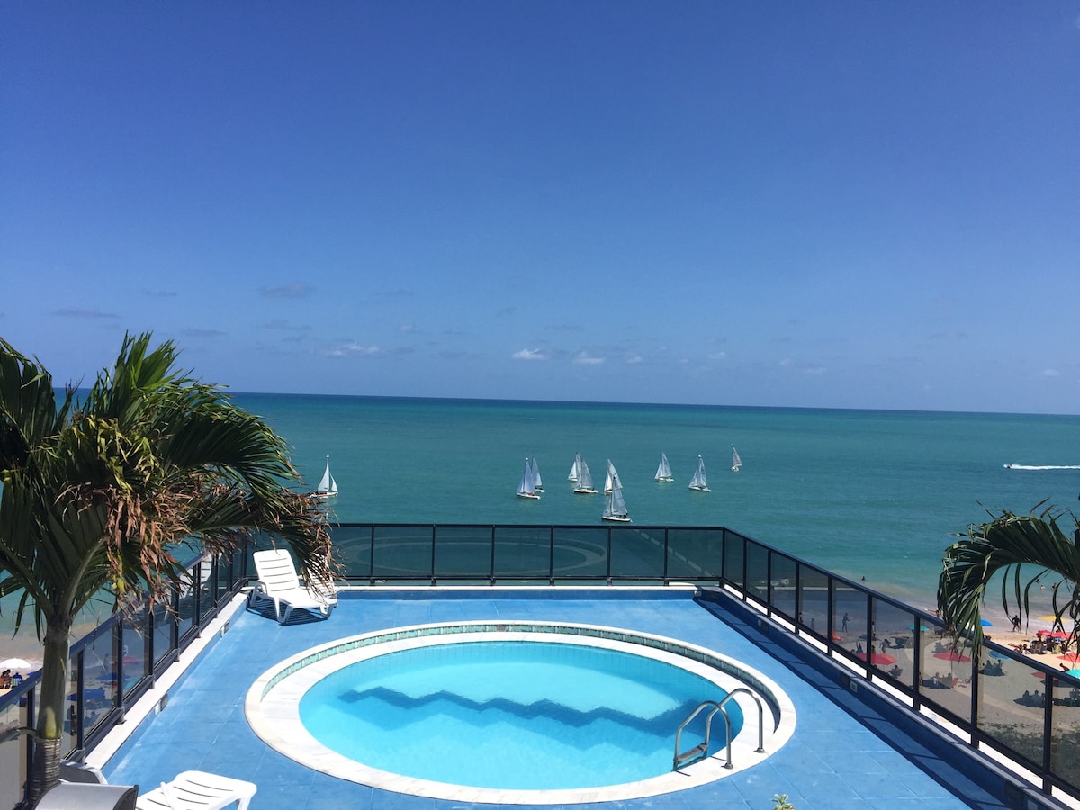 Cobertura Beira-Mar com Piscina Privativa!