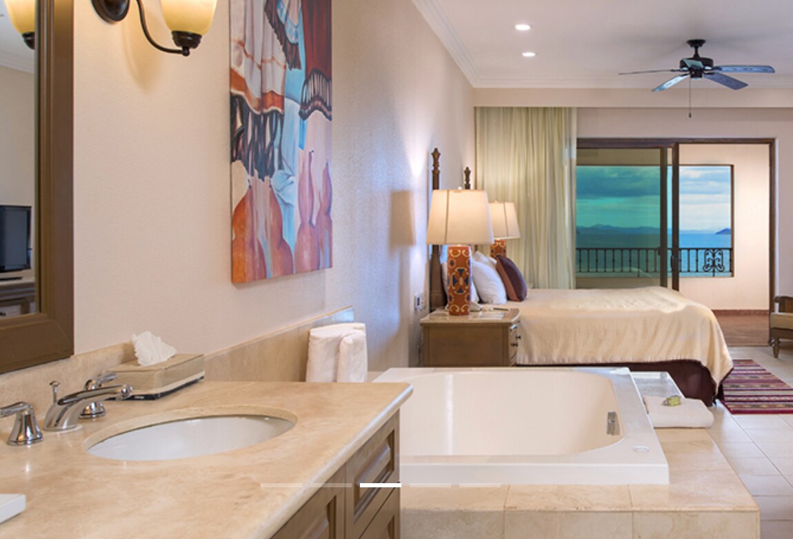 Luxury 1 Bedroom Suite on Loreto Beach Resort