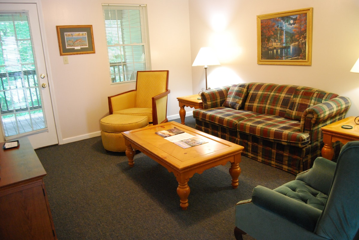 2-Bedroom Cabin@LakePointe Resort-no cleaning fee!