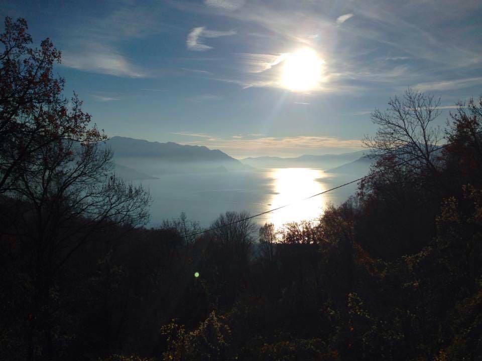 美丽的家，有游泳池，可俯瞰Lago Maggiore