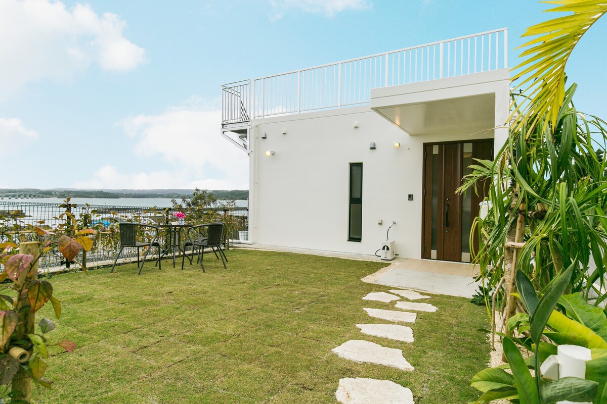 Kouri Ocean Villa是一家每天仅限一组人入住的酒店，可以闻到海风的味道。