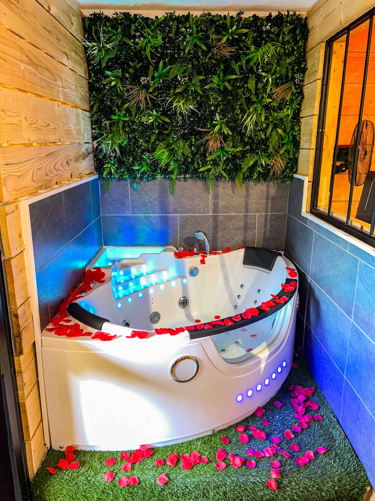 LoveRoom Le Chalet/Jacuzzi Sauna