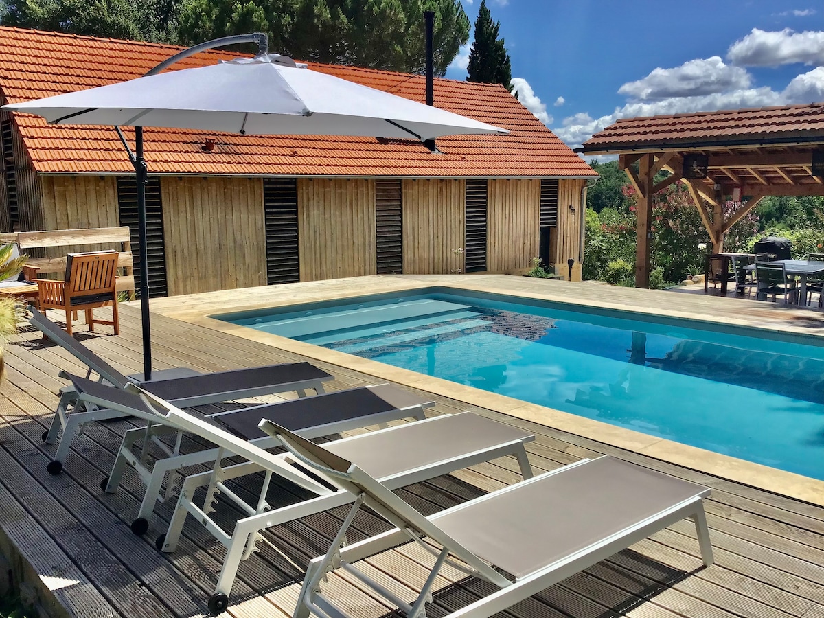 Séchoir à tabac sa piscine chauffée privative