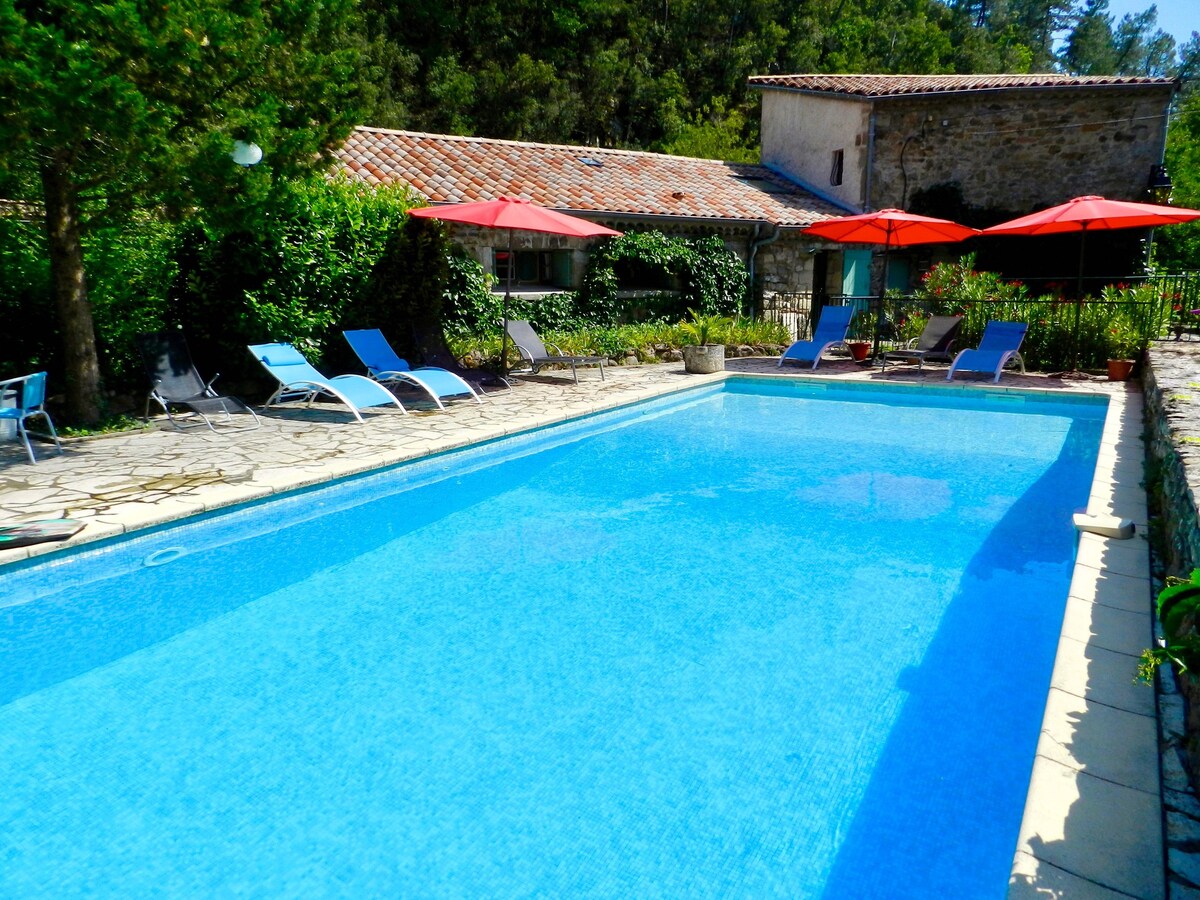 Bergerie: holidays in paradise with pool & beach
