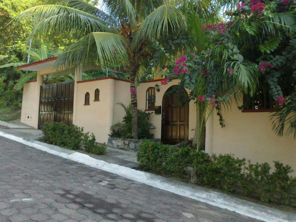 Casa Privada ，在Ixtapa的公园前