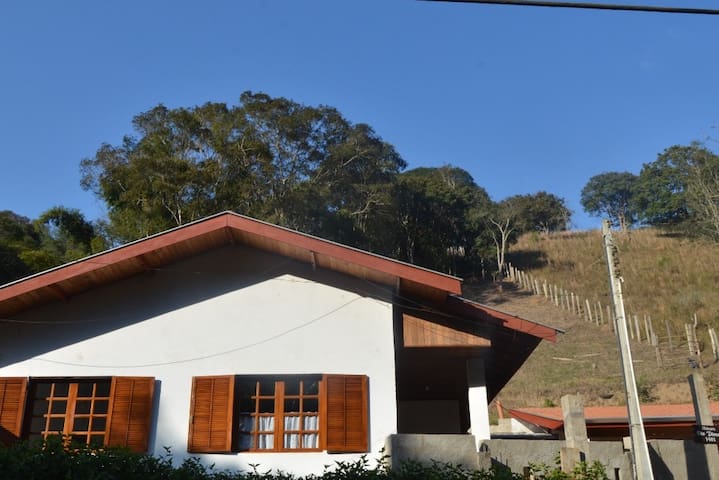 Santo Antônio do Pinhal的民宿