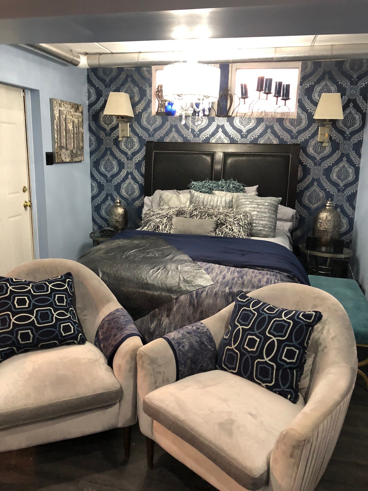 The Cobalt Blue Room at Smith Manor