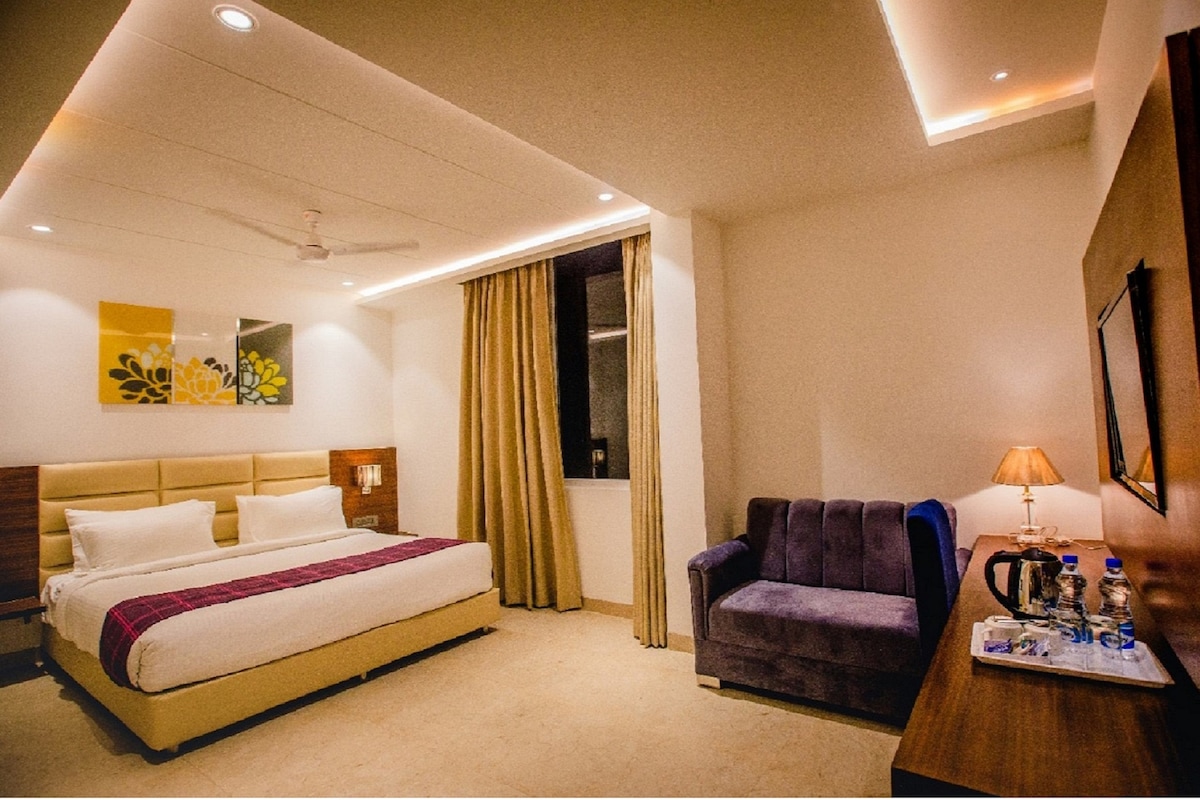 Hotel Ten Square Agra -高级双人客房