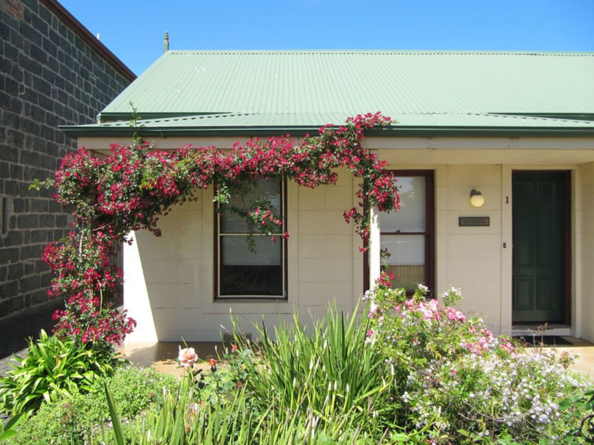 Port Fairy River Front - River Haven Cottage