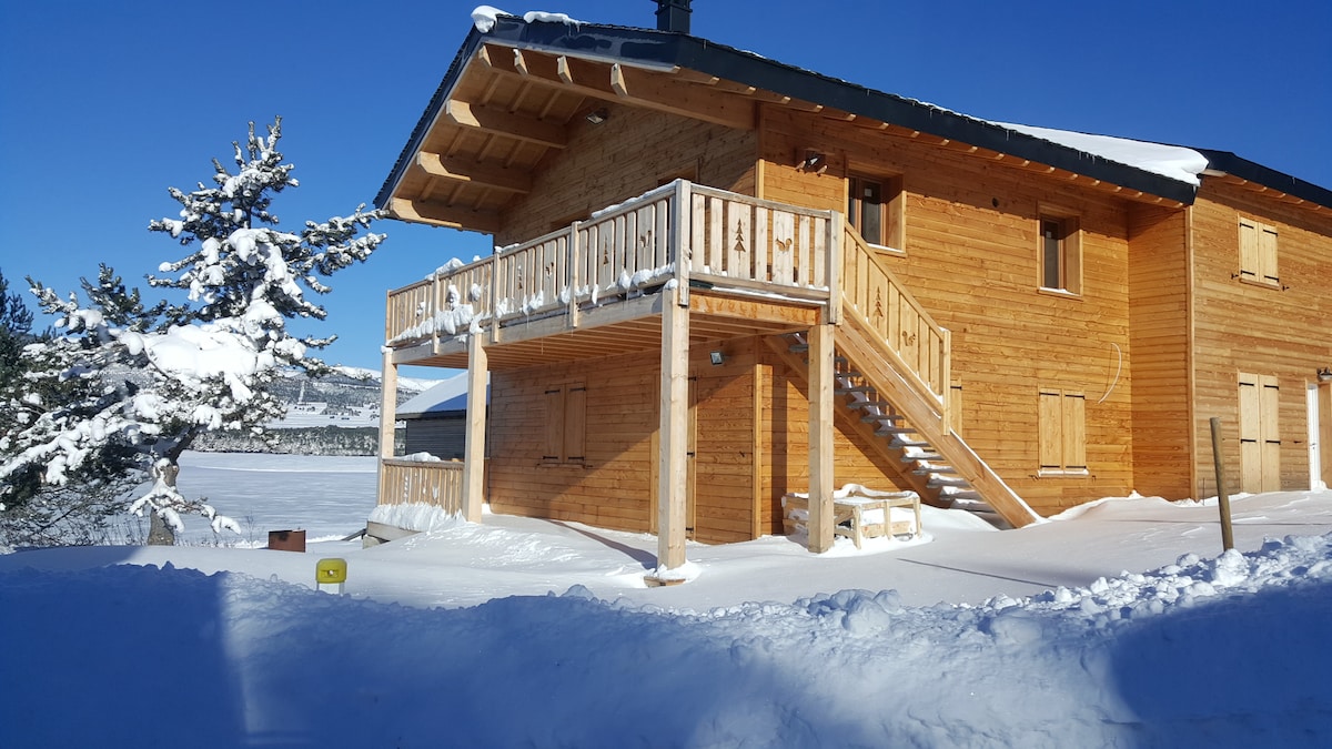 湖滨乡村小屋公寓