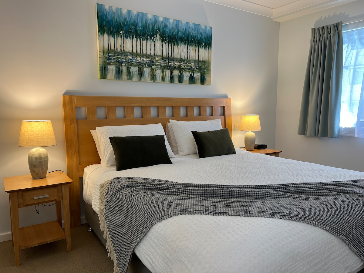 City Escape Mounts Bay - Free Parking & Wi-Fi