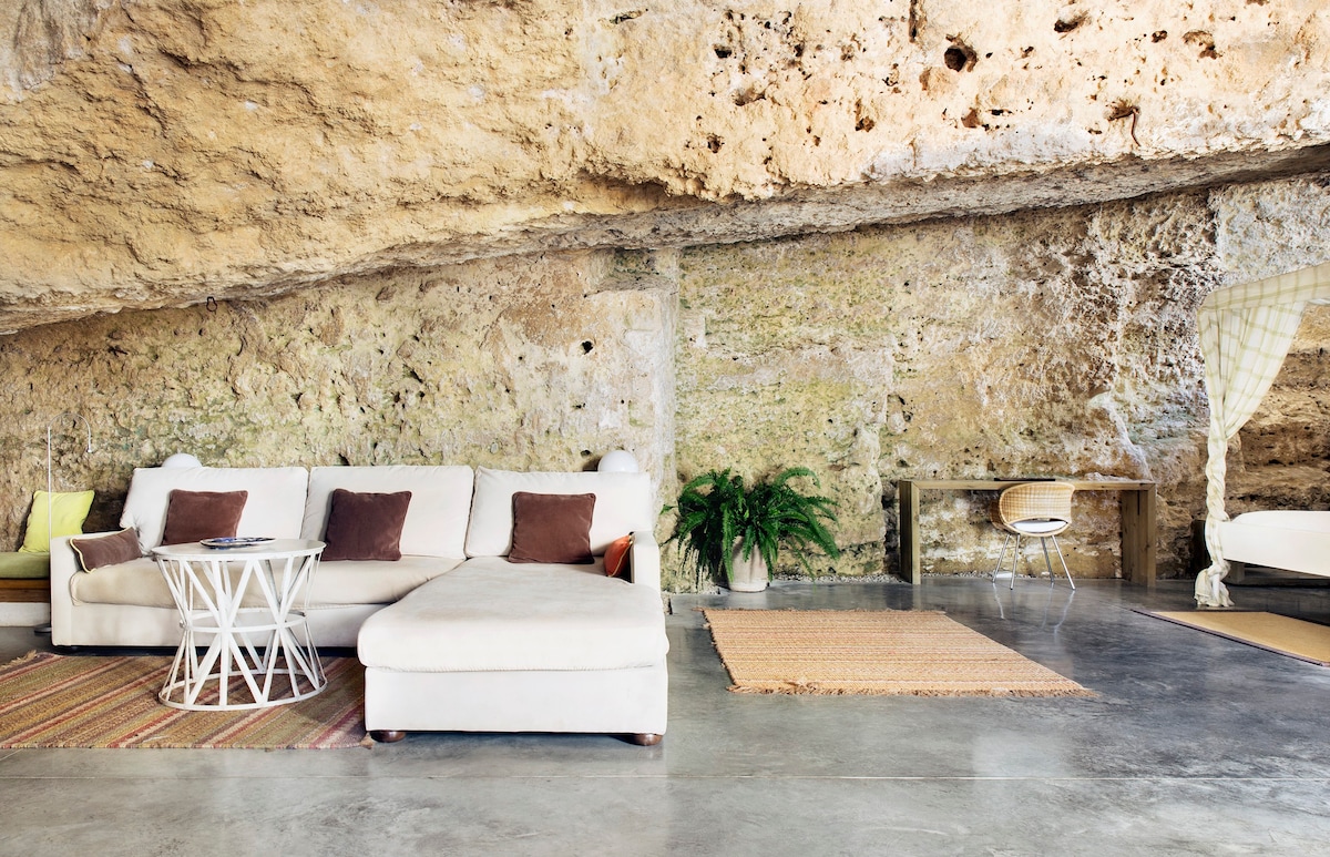 Cave House, Suite in the Nature