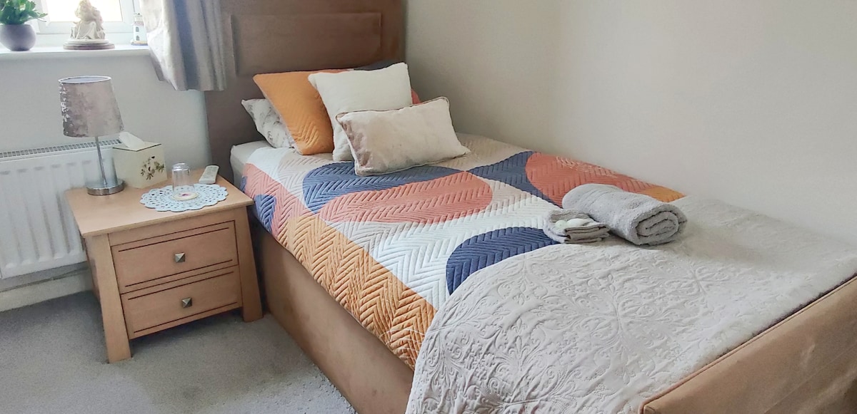 Cosy & Comfortable Single Room W/ Single Bed