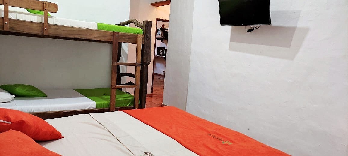 Habitación con cama King y camarote