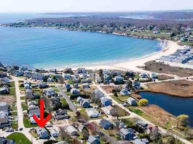 The Sea Loft. Walk to private beach + kayaks.