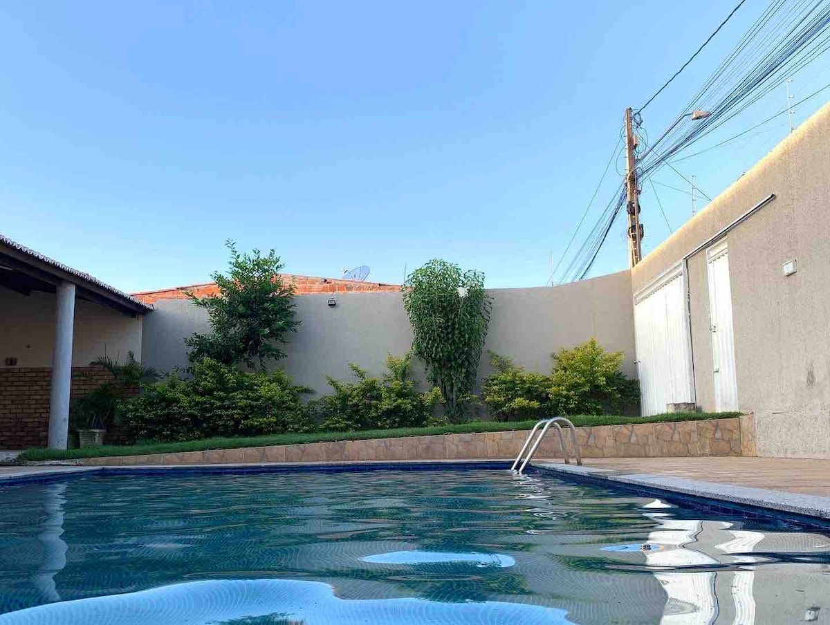 Espaço agradável com piscina e Deck!